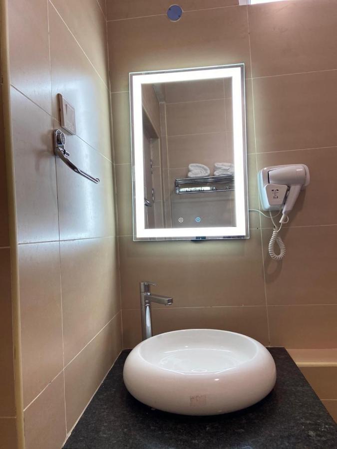 Le Shiv Executive Suite Theni Εξωτερικό φωτογραφία